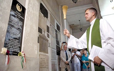 Płytę pobłogosławił ks. Krzysztof Nawrot, duszpasterz akademicki archidiecezji katowickiej.