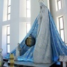 	W każdą trzecią sobotę miesiąca w godz. 19–22 odbywa się tu modlitewne czuwanie „Pod płaszczem Maryi”, a w ostatnią sobotę miesiąca po Mszy św. o godz. 18 „Wieczór z Maryją”.