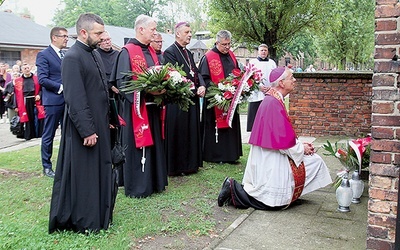 Duszpasterze modlili się w miejscach kaźni Auschwitz.