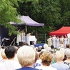 	Pątnicy zgromadzili się na terenie dawnego opactwa cysterskiego 20 sierpnia, gdy w liturgii wspominany był słynny cysters, wielki czciciel Matki Bożej św. Bernard z Clairvaux.