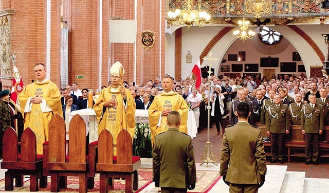 Msza Święta była częścią obchodów Święta Wojska Polskiego.