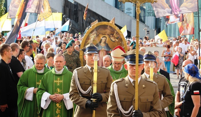 Wojsko Polskie podziękuje Maryi za Cud nad Wisłą 