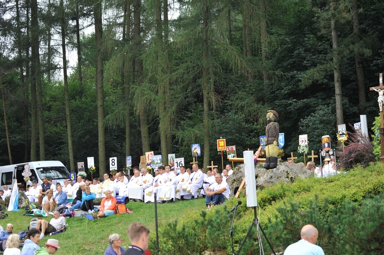Dzień 8. - Msza  św. w Trzebniowie