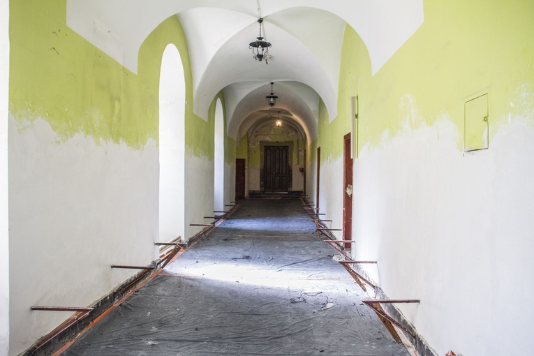 Tarnobrzeg. Remont klasztoru