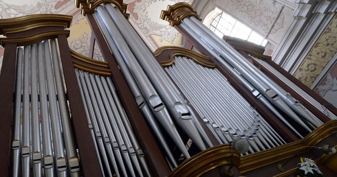 Będzie można posłuchać brzmienia wyremontowanych organów, największych w diecezji radomskiej.