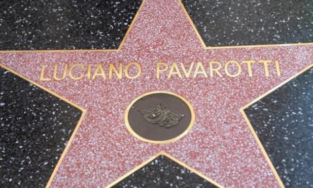 Pavarotti ma w końcu swoją gwiazdę w Alei Sław