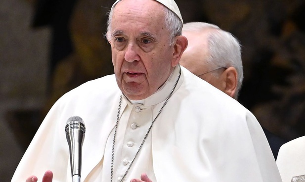 Papież: "Proszę, pomagajcie rodzinom mieć dzieci"