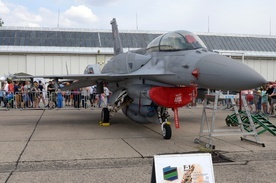 F-16 - myśliwiec 4. generacji; w polskich siłach zbrojnych od 2006 roku. Już kilkakrotnie można go było oglądać na pokazach i wystawach lotniczych w Radomiu.