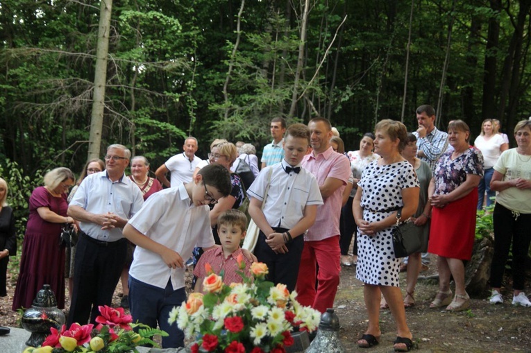 Modlitwa na cmenatrzu w Zabrzeży