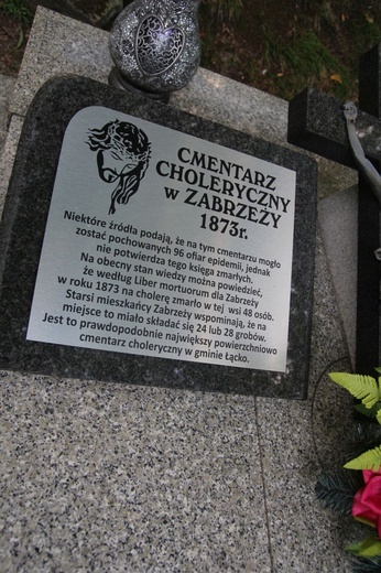 Modlitwa na cmenatrzu w Zabrzeży