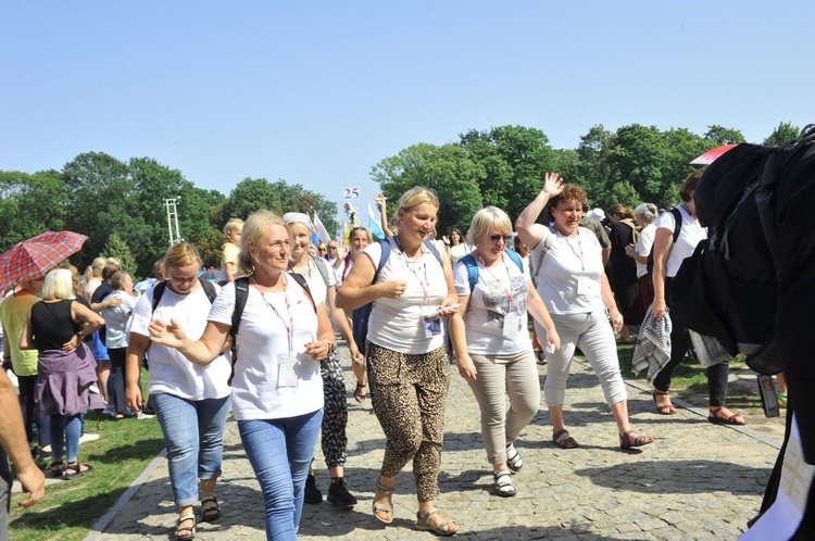 Grupa 25 - wejście