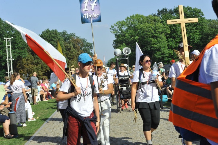 Grupa 17 - wejście