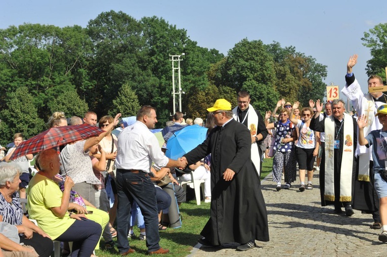 Grupa 13 - wejście
