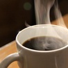 Załoga karetki spełniła marzenie chorej kobiety: mogła się napić kawy z baru