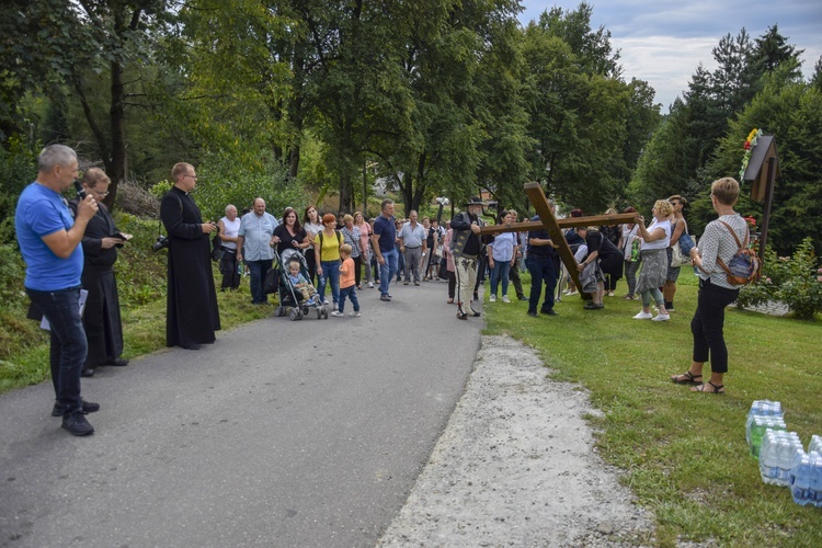 Droga Krzyżowa w Jamnicy