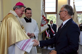 ▲	– Zawsze najważniejszą częścią obchodów jest Msza św. – mówił szef dolnośląskiej „S” Kazimierz Kimso.