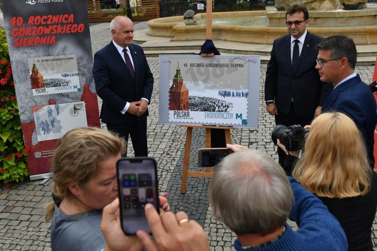 Znaczek upamiętniający Gorzowski Sierpień