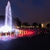 Pokazy na fontannie przykuwają uwagę nie tylko turystów, ale także mieszkańców Lubelszczyzny.
