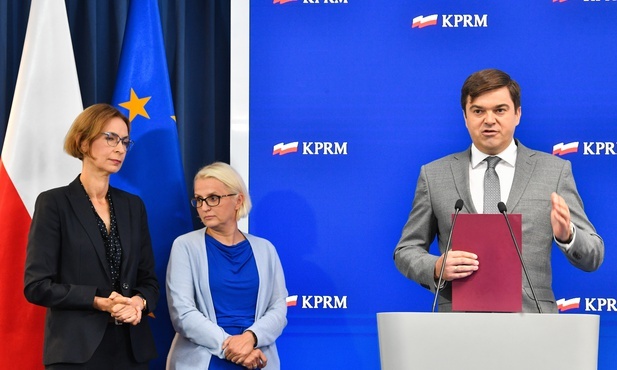 Rzecznik MZ o kryteriach refundacji leków na SMA