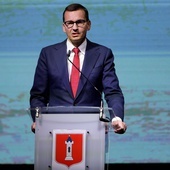 Premier Morawiecki złożył kwiaty przed miejscami pamięci w Wieluniu