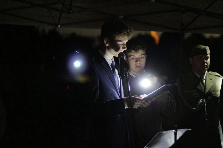 Przy grobach westerplatczyków