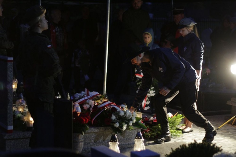 Przy grobach westerplatczyków