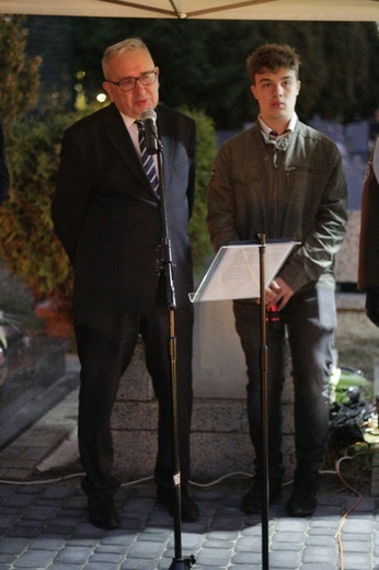 Przy grobach westerplatczyków