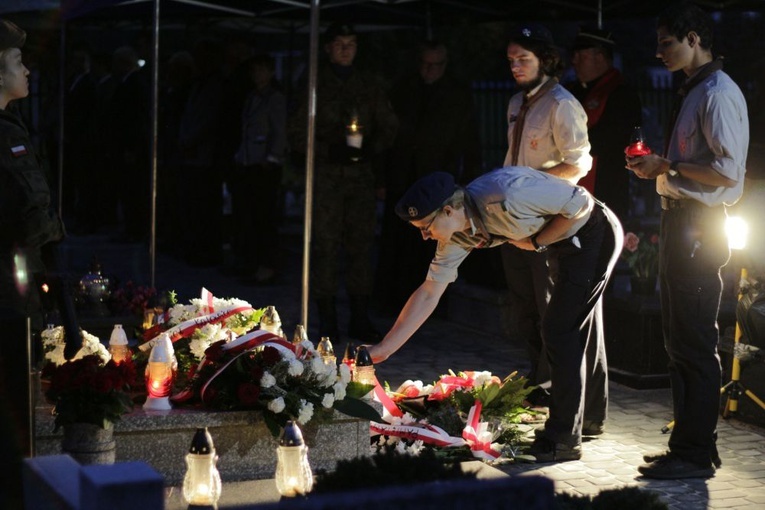 Przy grobach westerplatczyków