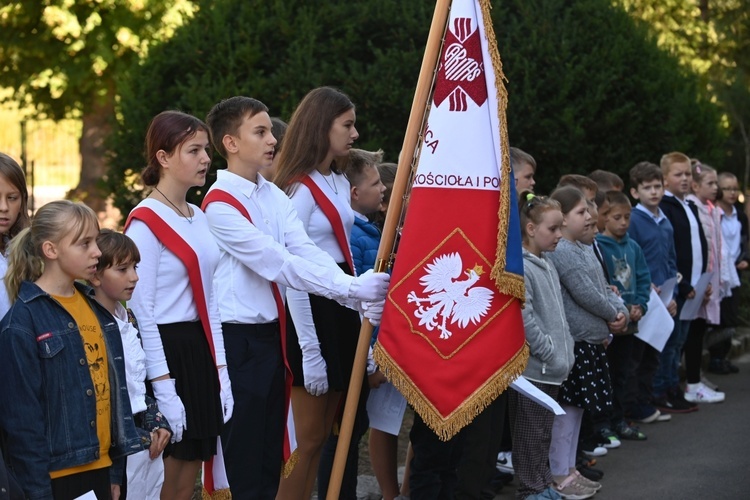 Świdnica. Rozpoczęcie roku w szkole Caritas