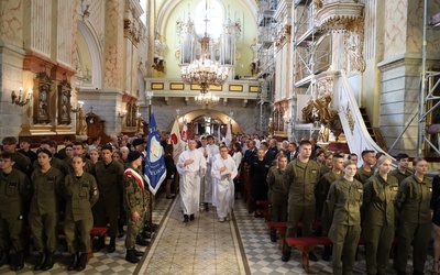 Uroczysta Eucharystia w janowskim sanktuarium.