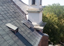 Zniszczenia katedry po burzy