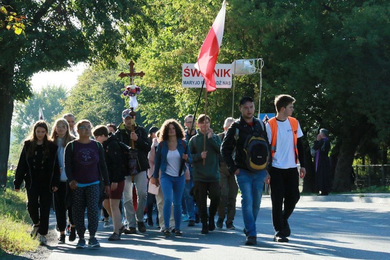 Pielgrzymi do Wąwolnicy