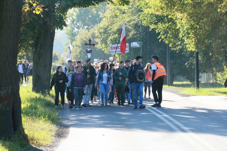 Pielgrzymi do Wąwolnicy