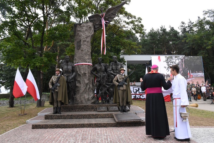 Pomnik żołnierzy wyklętych i niezłomnych w Mielcu