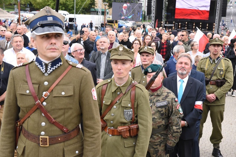 Pomnik żołnierzy wyklętych i niezłomnych w Mielcu