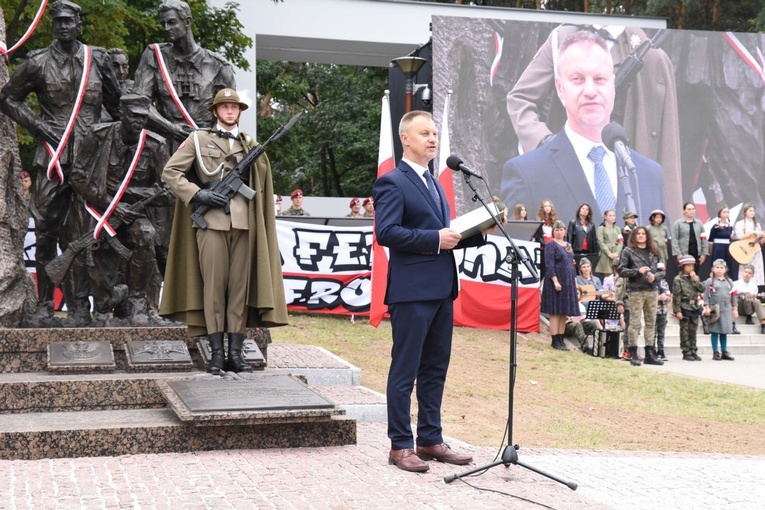 Pomnik żołnierzy wyklętych i niezłomnych w Mielcu