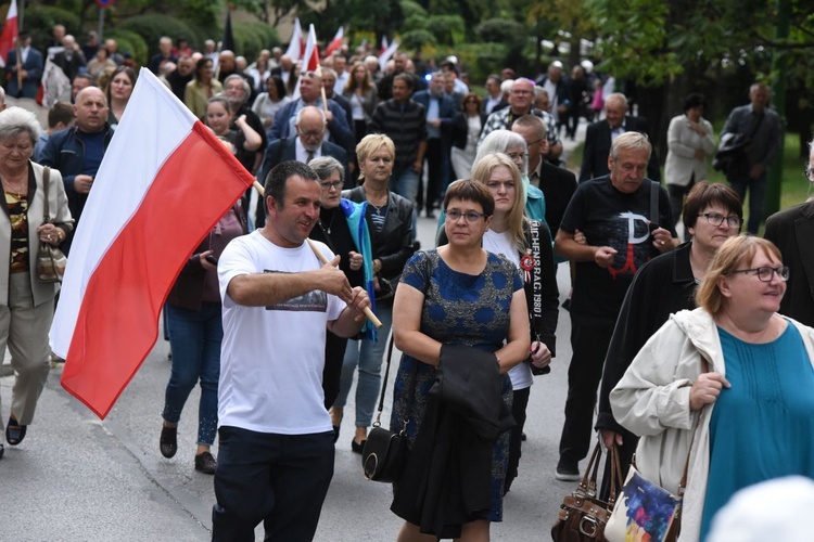 Pomnik żołnierzy wyklętych i niezłomnych w Mielcu