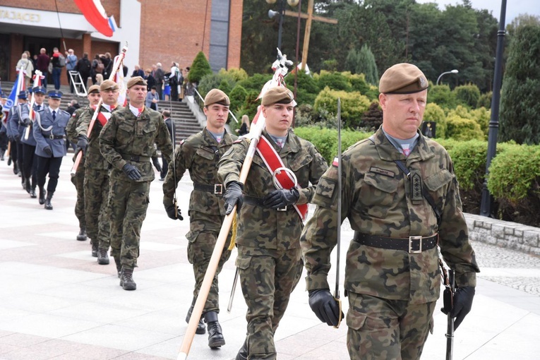 Pomnik żołnierzy wyklętych i niezłomnych w Mielcu
