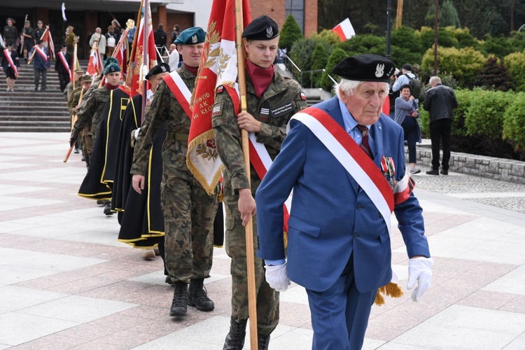 Pomnik żołnierzy wyklętych i niezłomnych w Mielcu