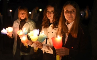 Każdy mógł otrzymać lampion na procesję. 