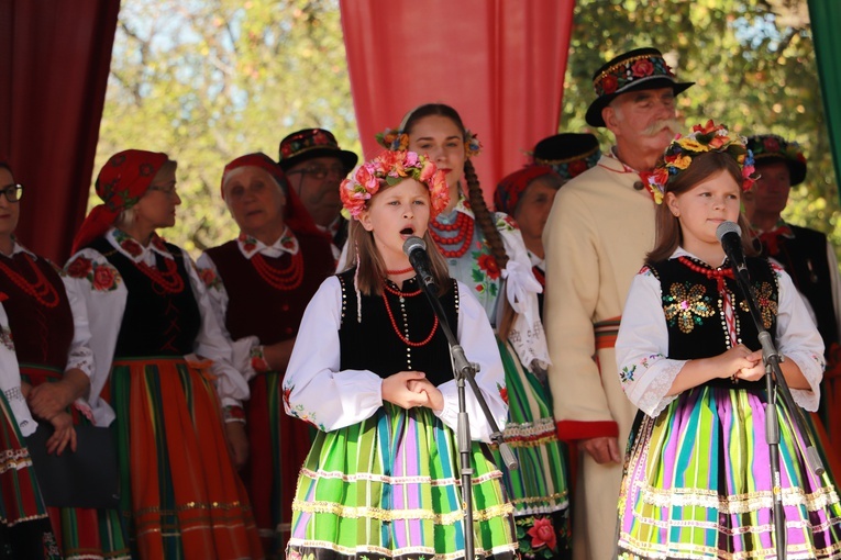 90-lecie Amatorskiego Zespołu Regionalnego im. Wł. St. Reymonta w Lipcach Reymontowskich