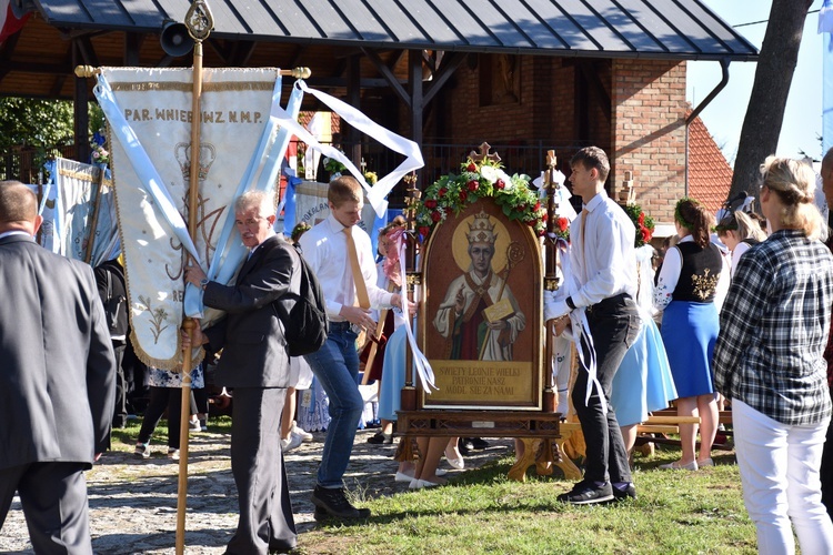 Odpust i pielgrzymi w sanktuarium Królowej Polskiego Morza