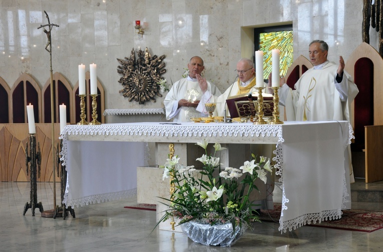 Pielgrzymka srebrnych jubilatów w Opolu