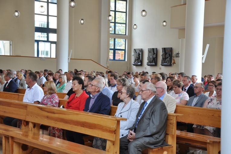 Pielgrzymka srebrnych jubilatów w Opolu