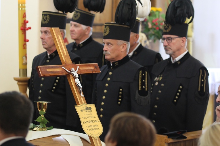 Radzimów. Pogrzeb ks. Franciszka Jaworskiego