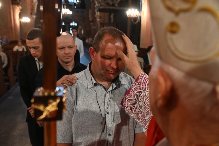 Kwartalne bierzmowanie dla 18 osób