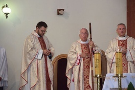 ▲	W placówkach katolickich nowy rok rozpoczęto uroczystymi Eucharystiami.