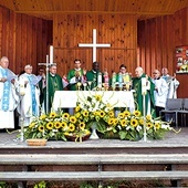 ▲	Uroczystej Eucharystii przewodniczył abp Alick Banda, metropolita Lusaki.