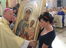 ▲	Pamiątką obchodów będzie obraz MB Częstochowskiej namalowany przez artystkę Zuzannę Gajos, a poświęcony przez ordynariusza.