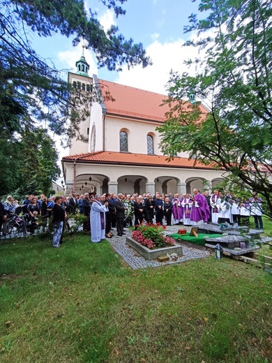 Pogrzebień. Pogrzeb ks. Jana Pytlika SDB, misjonarza z Peru
